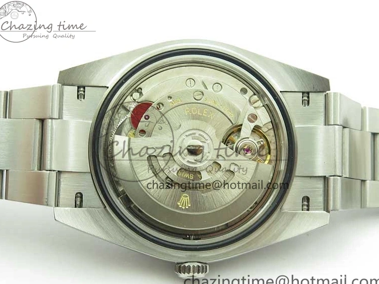 1226 Casual Oyster Perpetual 41mm 124300 EWF Best Edition Red Dial on SS Bracelet A 2856